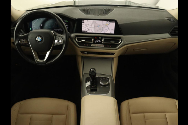 BMW 3-serie 330e Advantage | Leder | Harman/Kardon | Carplay | Live Cockpit | DAB | Camera | Park Assist | Navigatie | Full LED | PHEV | Plug In