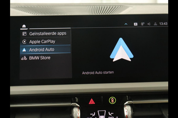 BMW 3-serie 330e Advantage | Leder | Harman/Kardon | Carplay | Live Cockpit | DAB | Camera | Park Assist | Navigatie | Full LED | PHEV | Plug In