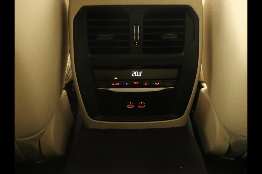 BMW 3-serie 330e Advantage | Leder | Harman/Kardon | Carplay | Live Cockpit | DAB | Camera | Park Assist | Navigatie | Full LED | PHEV | Plug In