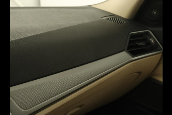 BMW 3-serie 330e Advantage | Leder | Harman/Kardon | Carplay | Live Cockpit | DAB | Camera | Park Assist | Navigatie | Full LED | PHEV | Plug In