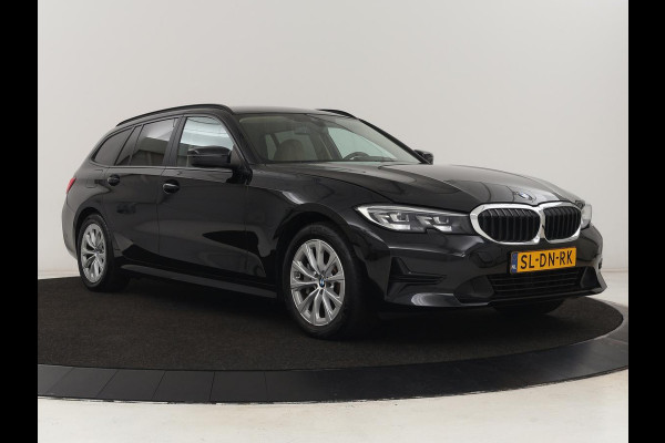 BMW 3-serie 330e Advantage | Leder | Harman/Kardon | Carplay | Live Cockpit | DAB | Camera | Park Assist | Navigatie | Full LED | PHEV | Plug In