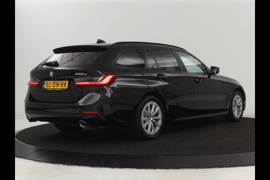 BMW 3-serie 330e Advantage | Leder | Harman/Kardon | Carplay | Live Cockpit | DAB | Camera | Park Assist | Navigatie | Full LED | PHEV | Plug In