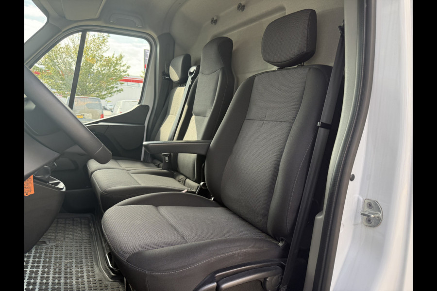 Renault Master T35 2.3 dCi 135 L2H2 | Trekhaak | Navi | Carplay | Cruisec. | LED