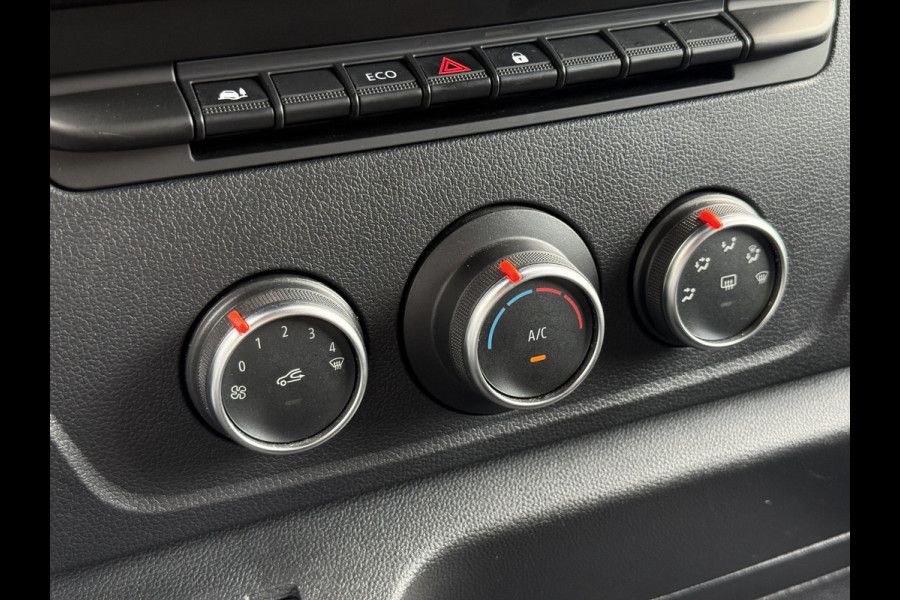 Renault Master T35 2.3 dCi 135 L2H2 | Trekhaak | Navi | Carplay | Cruisec. | LED
