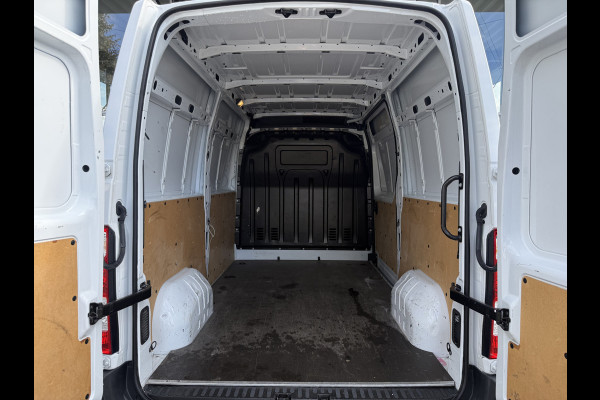 Renault Master T35 2.3 dCi 135 L2H2 | Trekhaak | Navi | Carplay | Cruisec. | LED