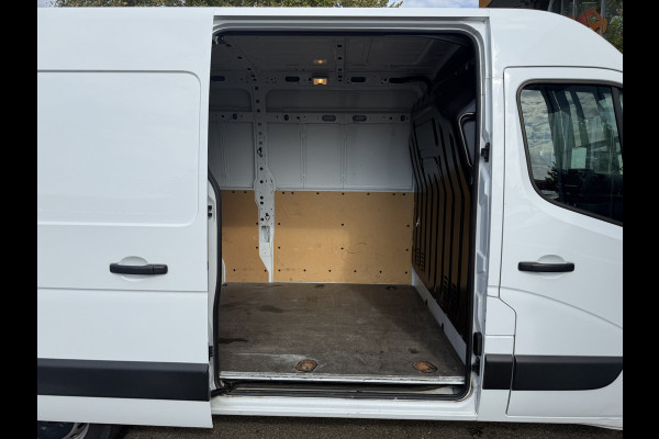 Renault Master T35 2.3 dCi 135 L2H2 | Trekhaak | Navi | Carplay | Cruisec. | LED