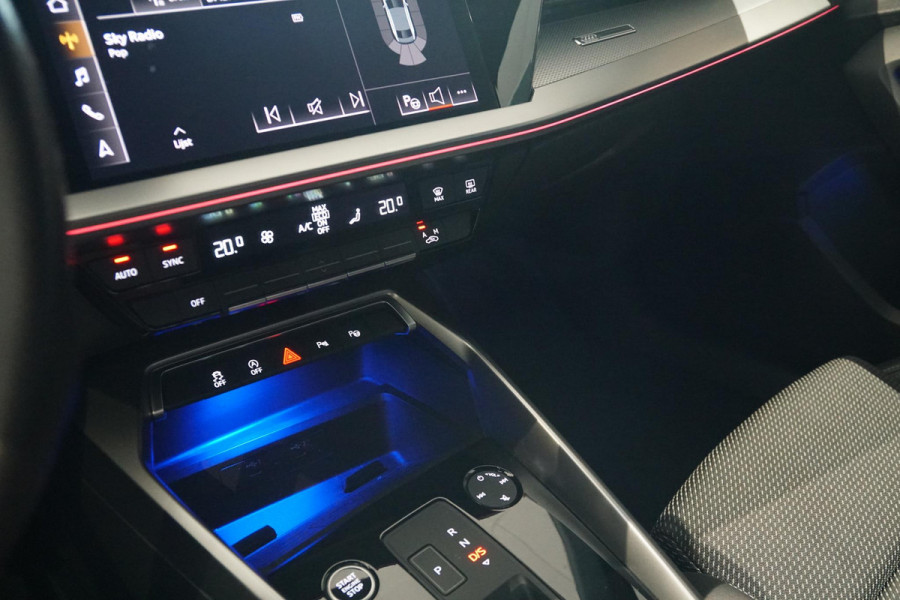 Audi A3 Limousine 30 TFSI S edition + SPORTSTOELEN / LED / SFEERVERLICHTING