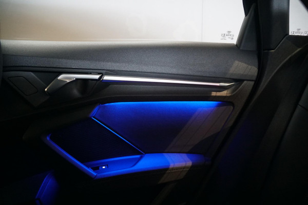 Audi A3 Limousine 30 TFSI S edition + SPORTSTOELEN / LED / SFEERVERLICHTING