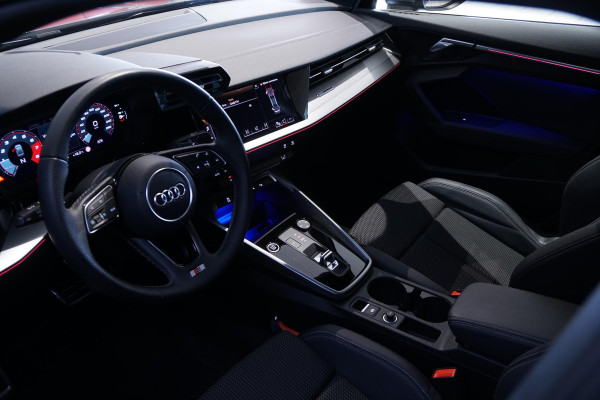 Audi A3 Limousine 30 TFSI S edition + SPORTSTOELEN / LED / SFEERVERLICHTING
