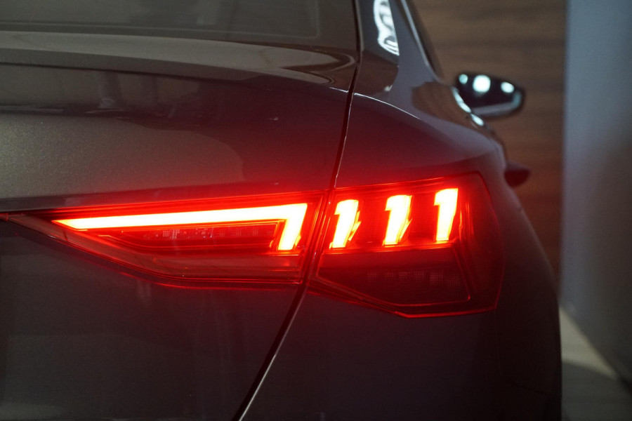 Audi A3 Limousine 30 TFSI S edition + SPORTSTOELEN / LED / SFEERVERLICHTING