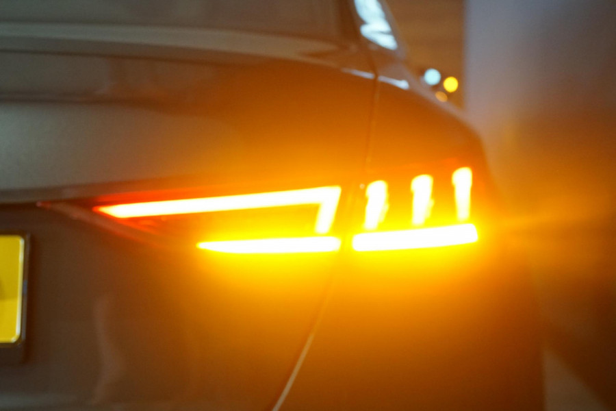 Audi A3 Limousine 30 TFSI S edition + SPORTSTOELEN / LED / SFEERVERLICHTING