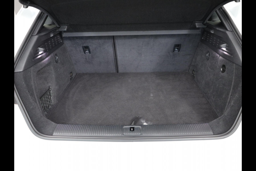 Audi A3 Sportback 1.0 TFSI Sport S Line Edition 115pk 6bak| 18'LM-velgen| Navi| Parksensors| LED|