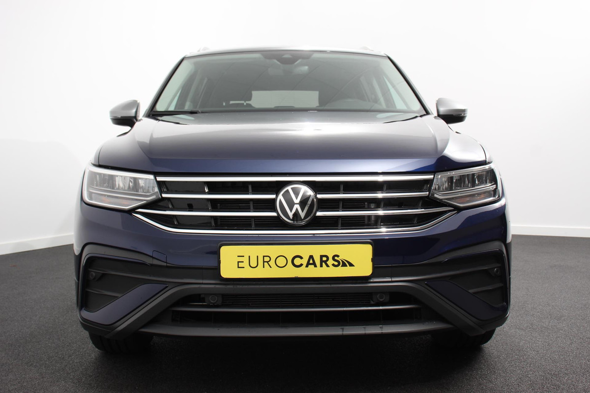 Volkswagen Tiguan Allspace 1.5 TSI 150pk DSG Life 7p. | Navigatie | Climate Control | Trekhaak | Virtual Cockpit | Electrisch te openen achterklep | Camera Volkswagen Tiguan Allspace 1.5 TSI 150pk DSG Life 7p. | Navigatie | Climate Control | Trekhaak | Virtual Cockpit | Electrisch te openen achterklep | Camera