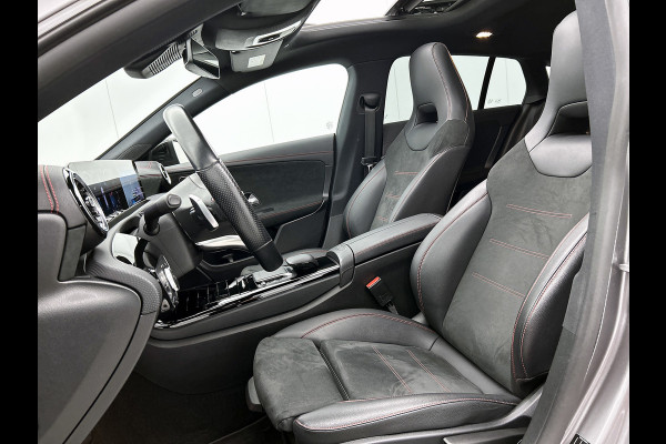 Mercedes-Benz CLA-Klasse Shooting Brake 180 AMG Upgrade Edition(Dealer onderH, Panorama, Sfeerverlichting, Navigatie, StoelV, Etc)