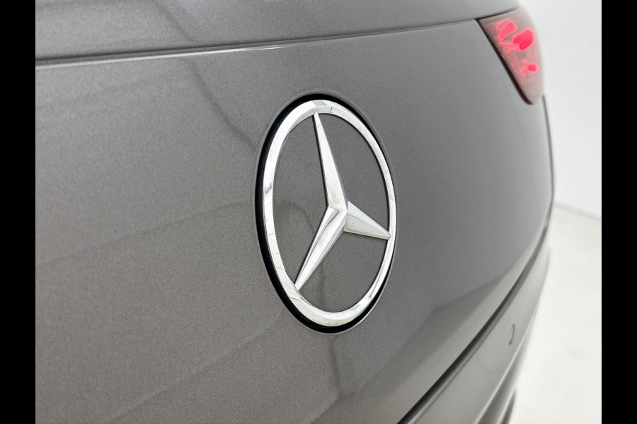 Mercedes-Benz CLA-Klasse Shooting Brake 180 AMG Upgrade Edition(Dealer onderH, Panorama, Sfeerverlichting, Navigatie, StoelV, Etc)