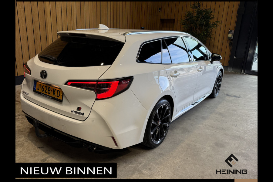Toyota Corolla Touring Sports 2.0 Hybrid Business GR-Sport Trekhaak. Apple-carplay. Head-up display. Hollandse auto met NAP