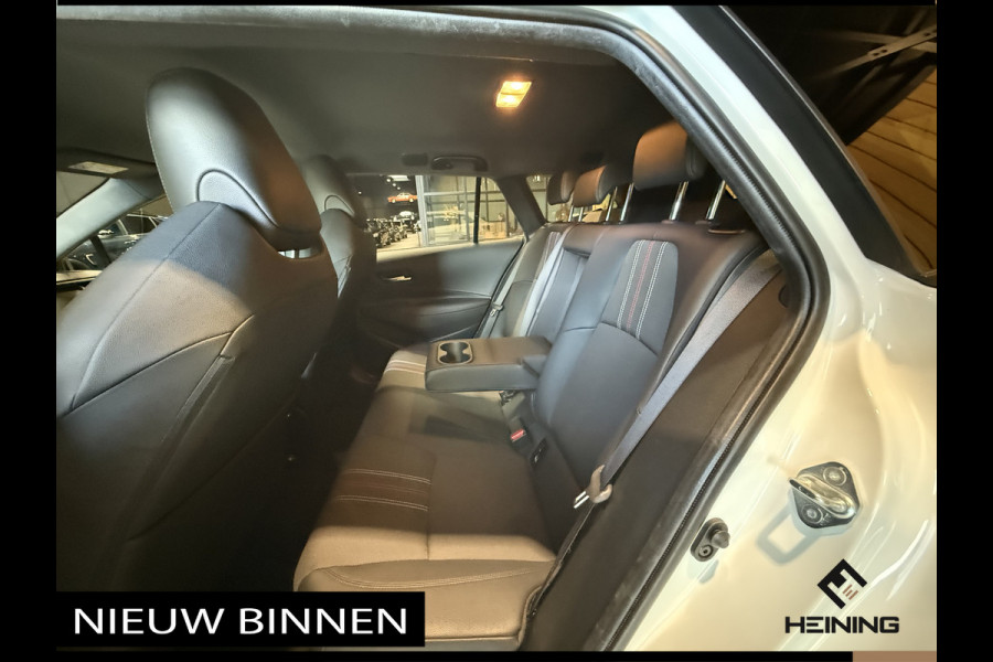 Toyota Corolla Touring Sports 2.0 Hybrid Business GR-Sport Trekhaak. Apple-carplay. Head-up display. Hollandse auto met NAP