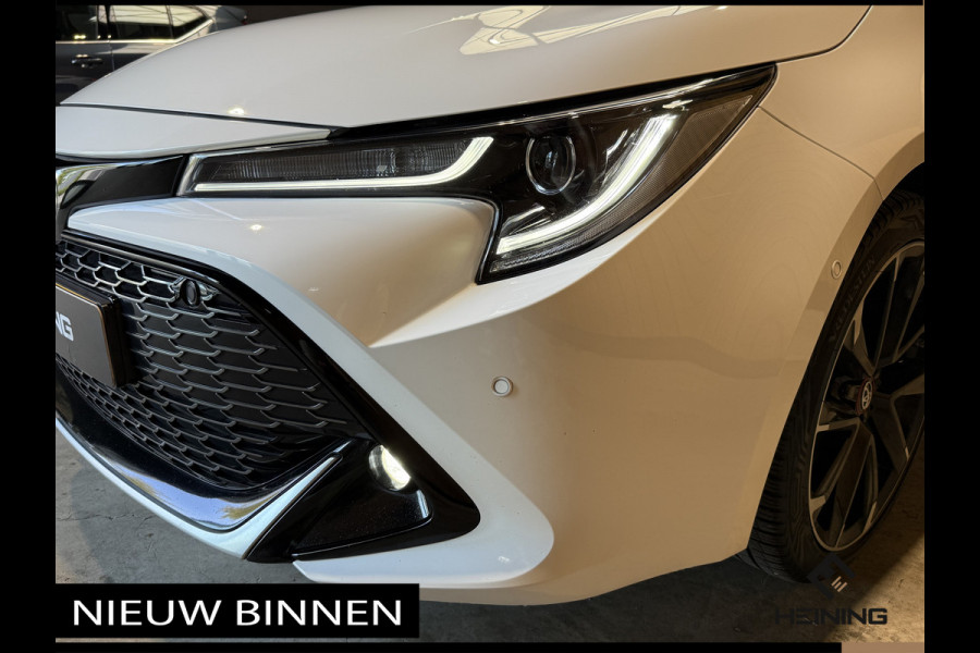 Toyota Corolla Touring Sports 2.0 Hybrid Business GR-Sport Trekhaak. Apple-carplay. Head-up display. Hollandse auto met NAP