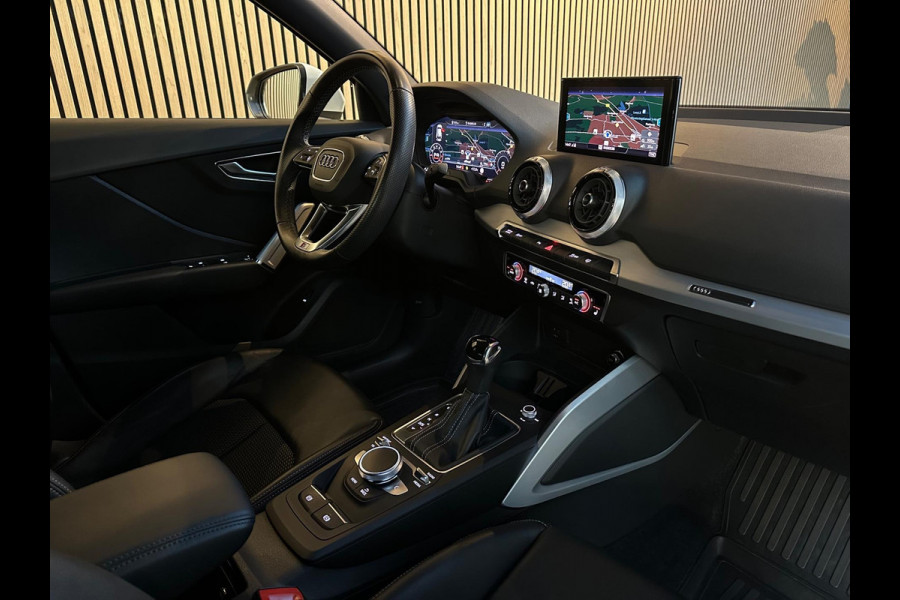 Audi Q2 35 TFSI Edition one S Line - Pano - Trekhaak