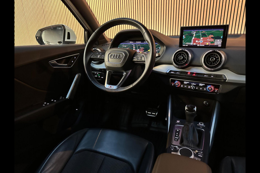 Audi Q2 35 TFSI Edition one S Line - Pano - Trekhaak