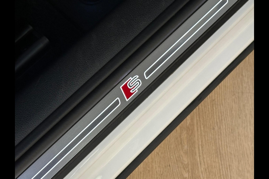 Audi Q2 35 TFSI Edition one S Line - Pano - Trekhaak