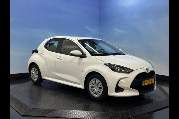 Toyota Yaris 1.0 VVT-i x-play Airco | Camera | Navi| Elktr pakket.