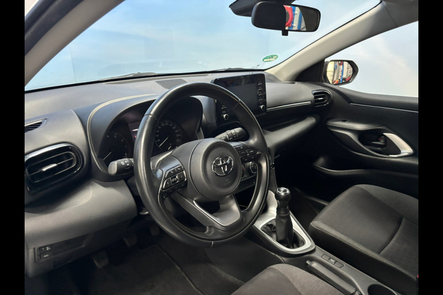 Toyota Yaris 1.0 VVT-i x-play Airco | Camera | Navi| Elktr pakket.