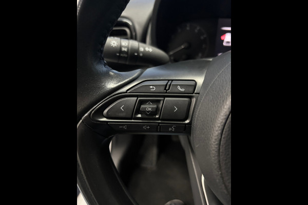 Toyota Yaris 1.0 VVT-i x-play Airco | Camera | Navi| Elktr pakket.