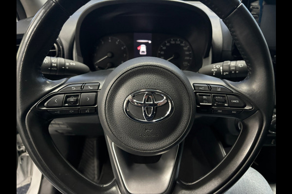 Toyota Yaris 1.0 VVT-i x-play Airco | Camera | Navi| Elktr pakket.