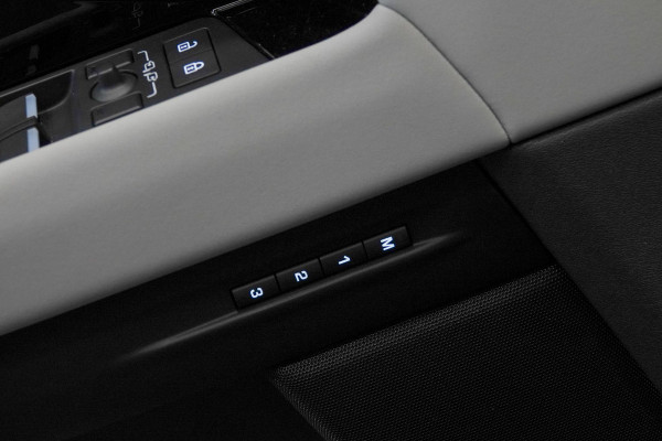 Land Rover Range Rover Evoque 1.5 P270e AWD Dynamic SE *Meridian / Memory / Keyless / Adaptieve Cruise Controle / Apple Carplay / 5 Jaar Garantie*