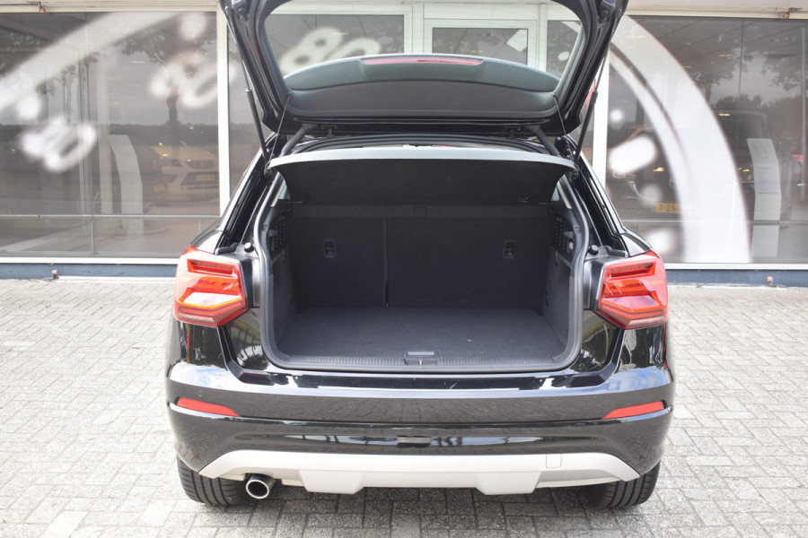 Audi Q2 30 TFSI Sport S line Edition / Parkeersensoren / LED / Multimedia / Cruise Control / Navigatie