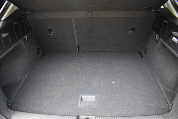 Audi Q2 30 TFSI Sport S line Edition / Parkeersensoren / LED / Multimedia / Cruise Control / Navigatie