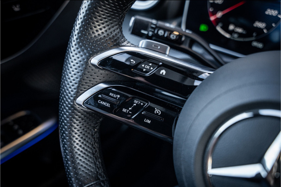 Mercedes-Benz C-Klasse Estate C300 e AMG Line - Massage l Panorama l 360cam l Trekhaak