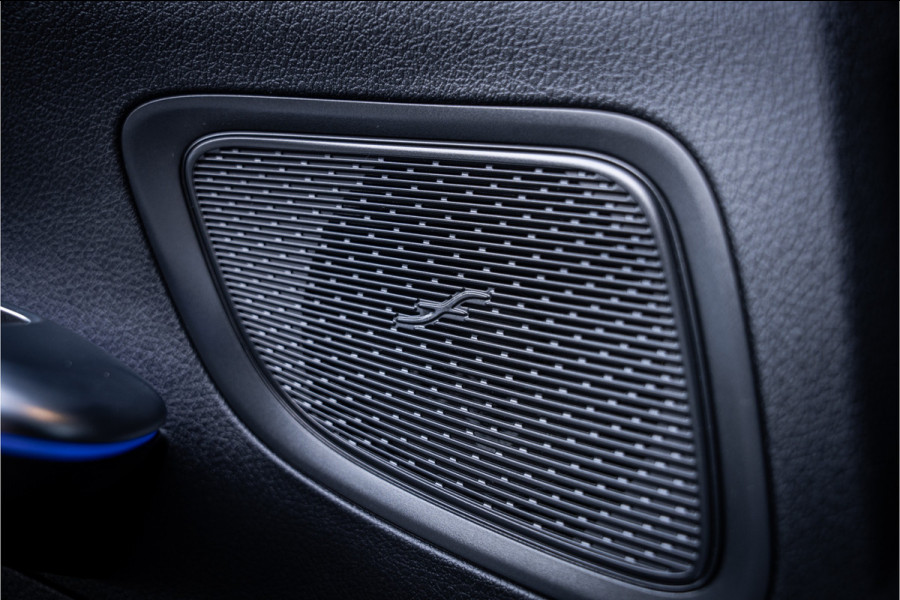 Mercedes-Benz C-Klasse Estate C300 e AMG Line - Massage l Panorama l 360cam l Trekhaak