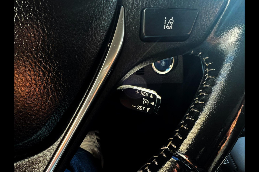 Toyota Auris Touring Sports 1.8 Hybrid Freestylecarplay_Camera_Terkhaak