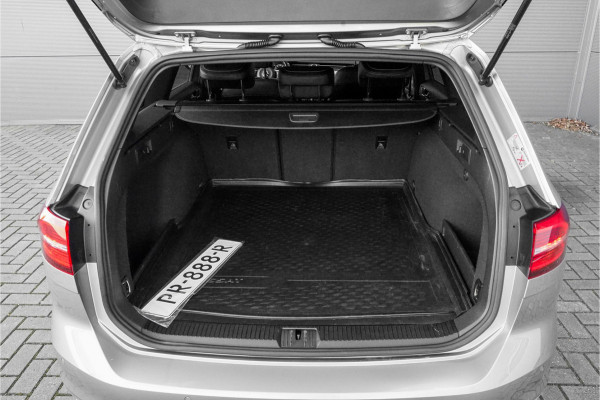Volkswagen Passat Variant 1.4 TSI Highline Business R Leder Trekhaak LED