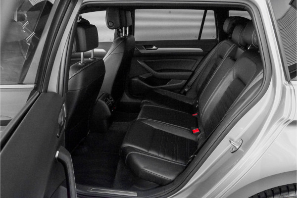 Volkswagen Passat Variant 1.4 TSI Highline Business R Leder Trekhaak LED