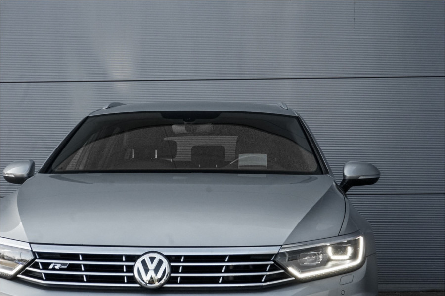 Volkswagen Passat Variant 1.4 TSI Highline Business R Leder Trekhaak LED