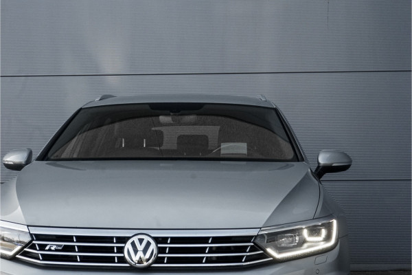 Volkswagen Passat Variant 1.4 TSI Highline Business R Leder Trekhaak LED