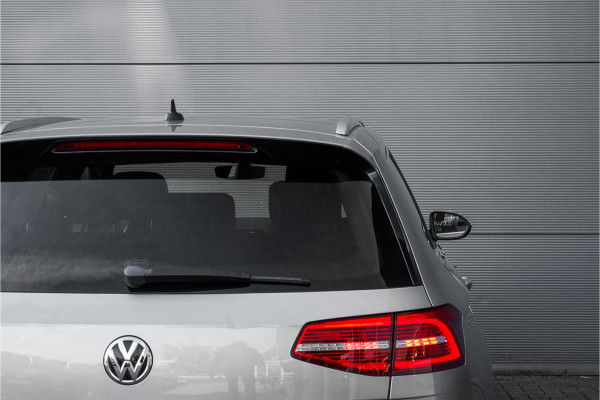 Volkswagen Passat Variant 1.4 TSI Highline Business R Leder Trekhaak LED