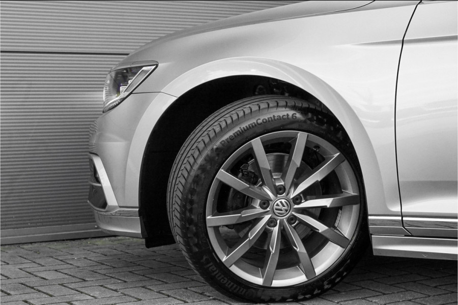 Volkswagen Passat Variant 1.4 TSI Highline Business R Leder Trekhaak LED