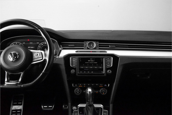 Volkswagen Passat Variant 1.4 TSI Highline Business R Leder Trekhaak LED