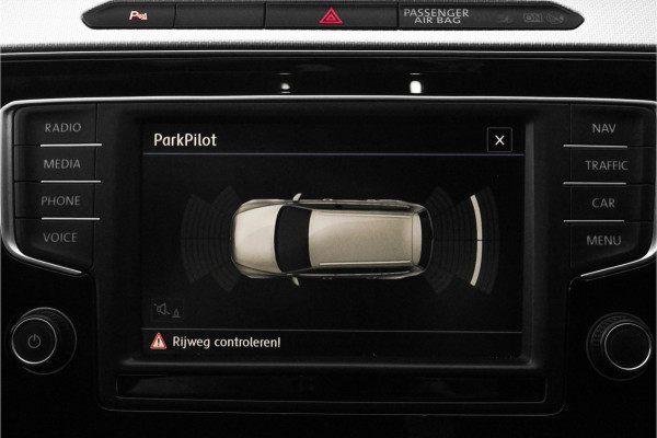 Volkswagen Passat Variant 1.4 TSI Highline Business R Leder Trekhaak LED