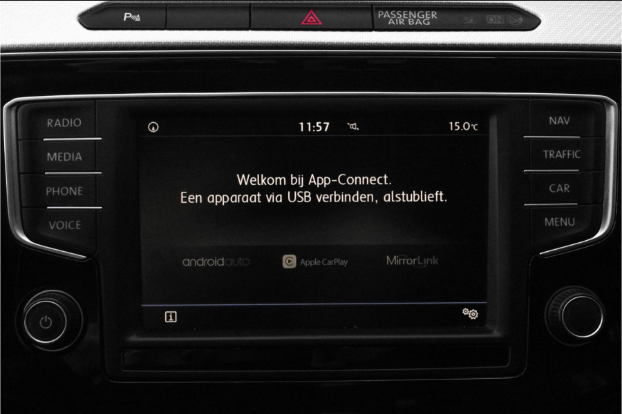 Volkswagen Passat Variant 1.4 TSI Highline Business R Leder Trekhaak LED