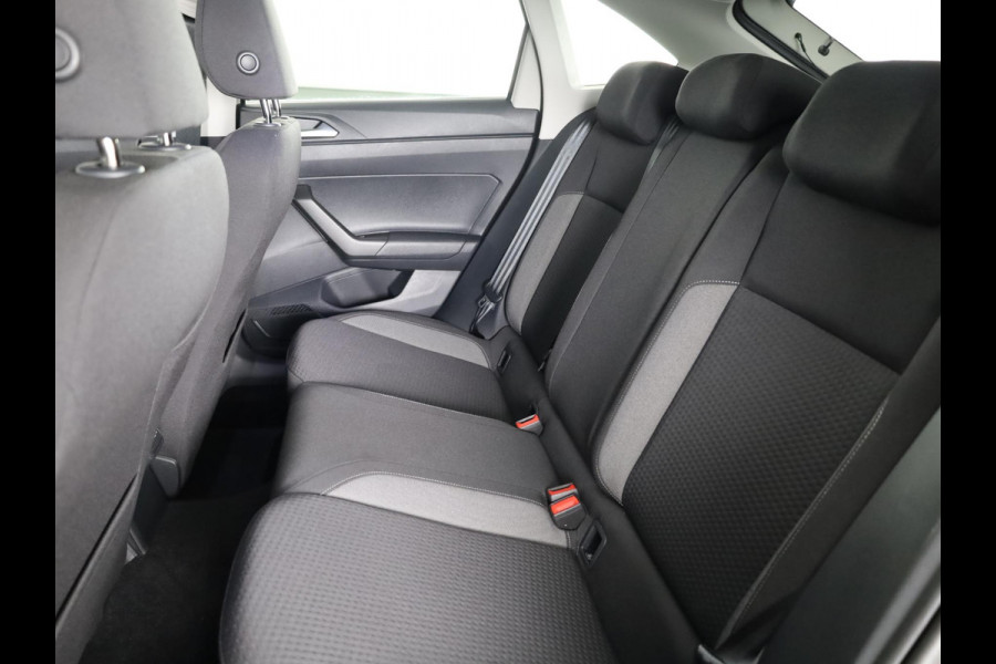 Volkswagen Taigo 1.0 TSI Life Business 110PK DSG | Verlengde garantie | Stoelverwarming | Airco | Parkeersensoren voor + achter |