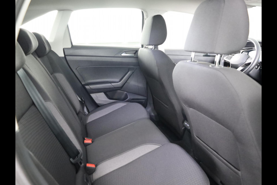 Volkswagen Taigo 1.0 TSI Life Business 110PK DSG | Verlengde garantie | Stoelverwarming | Airco | Parkeersensoren voor + achter |