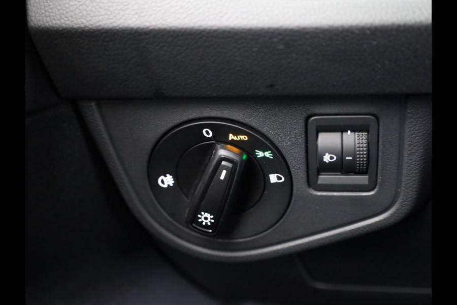 Volkswagen Taigo 1.0 TSI Life Business 110PK DSG | Verlengde garantie | Stoelverwarming | Airco | Parkeersensoren voor + achter |