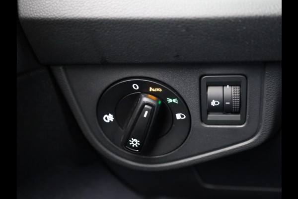 Volkswagen Taigo 1.0 TSI Life Business 110PK DSG | Verlengde garantie | Stoelverwarming | Airco | Parkeersensoren voor + achter |