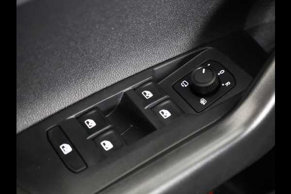 Volkswagen Taigo 1.0 TSI Life Business 110PK DSG | Verlengde garantie | Stoelverwarming | Airco | Parkeersensoren voor + achter |