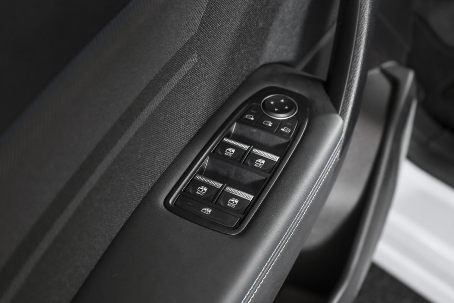 Renault Captur 1.6 E-Tech full hybrid 145 esprit Alpine | S/K-Panodak | Adapt. Cruise | Stoel-+Stuurverw. | Elek. Stoel | PDC | Camera | NAV + App. Connect | ECC | LM 19" | 9925 Renault Captur 1.6 E-Tech full hybrid 145 esprit Alpine | S/K-Panodak | Adapt. Cruise | Stoel-+Stuurverw. | Elek. Stoel | PDC | Camera | NAV + App. Connect | ECC | LM 19" | 9925